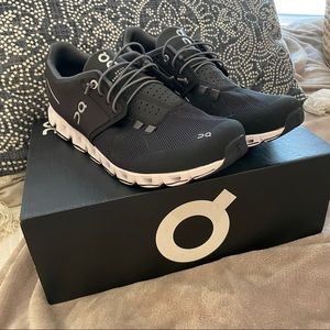 Brand new, never worn Women’s On Cloud shoes. Size 11,black and white.